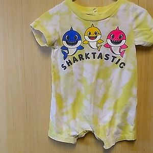 Nickelodeon shark 12 months in yellow. Sharktastic. 60% cotton 40% polyester
